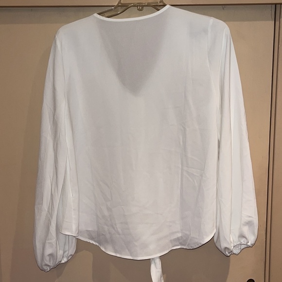Ladies white long sleeve button down tie blouse size XL - Picture 4 of 7